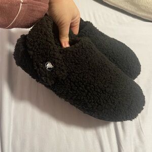 CROCS Black Slippers with Soft Plush Material and Slip-On Design